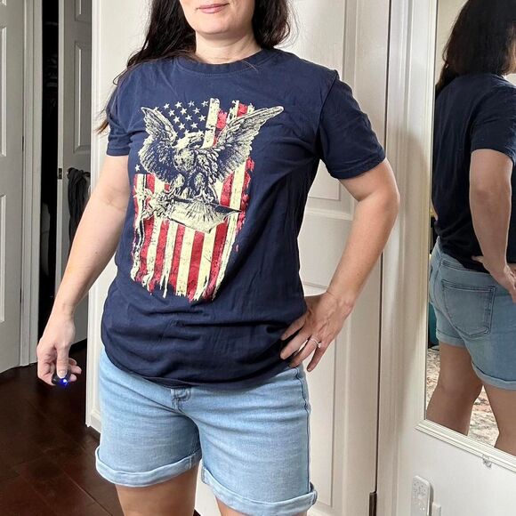 Home of the Brave Patriotic Navy Blue T-shirt Large - Picture 3 of 4